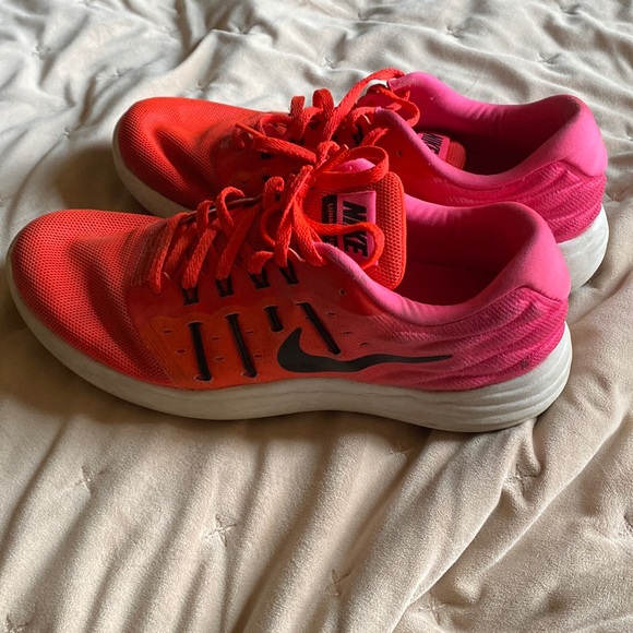 Women’s Nike Running Shoes Size 9 pink orange ombre - Picture 1 of 2